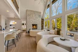 Lakeshore Luxe - Image 2