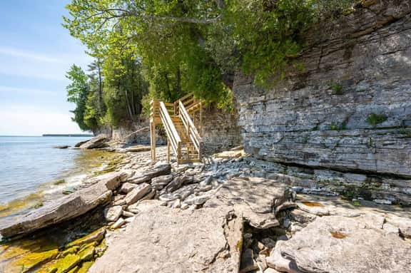 6018 Lakeshore - Image 2