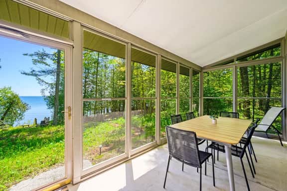 6018 Lakeshore - Image 3