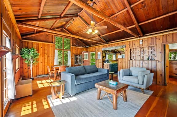 6048 Lakeshore - Image 2